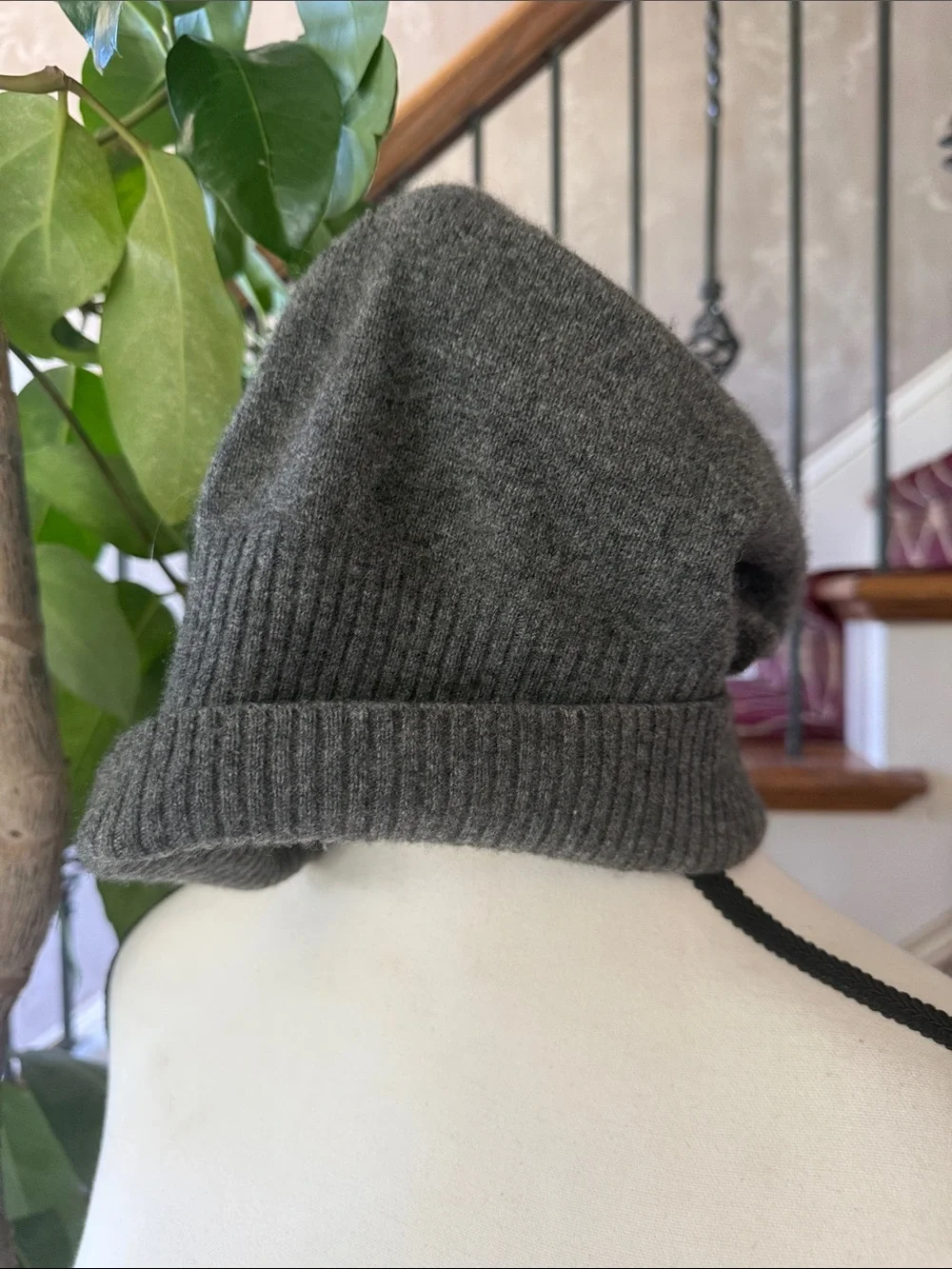 GARNET HILL 100% cashmere ribbed beanie good condition gray